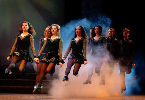 爱尔兰踢踏舞《大河之舞》(Riverdance)经典纪念版巡演  郑州站