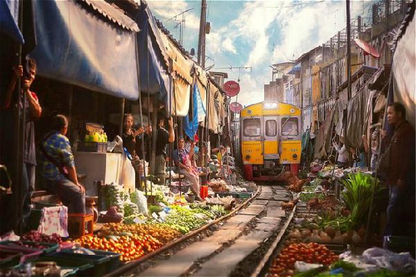 曼谷周边游 丹嫩沙多水上市场+美功铁道市场一日游
