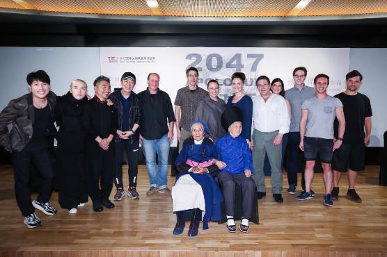 张艺谋执导的全新观念演出《对话·寓言2047》  上海站